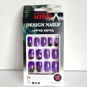 Kiss limited edition Halloween press on nails. Medium Length.